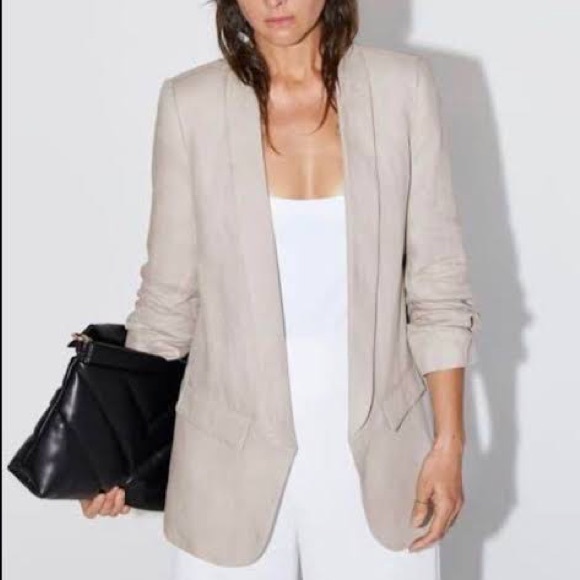 Zara Linen Blazer as seen on Janhvi Kapoor - Picture 6 of 7